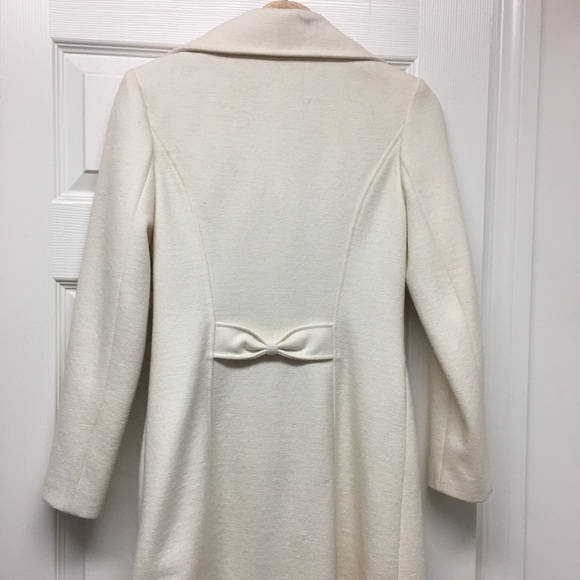 Women coat. - Picture 2 of 2